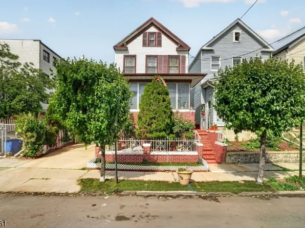 79 E Jersey St, Elizabeth City, NJ 07206