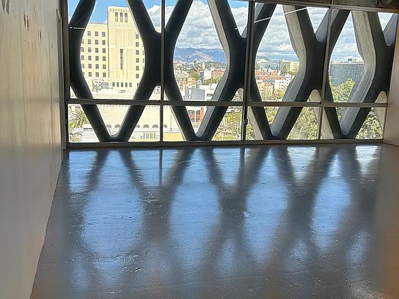 5th image of 2404 Wilshire Blvd APT 8D