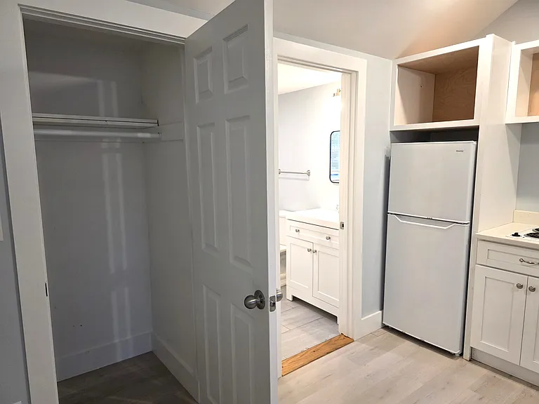 182 Sea St #8 — Photo 8