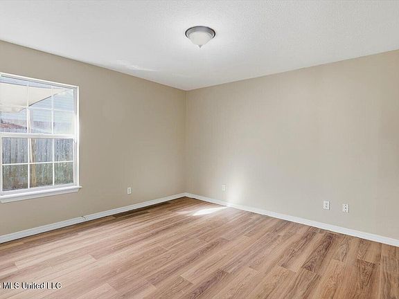 20th image of 3687 Flynn Dr