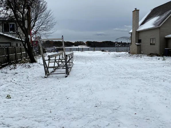 21 Lakeview Ave, Muskegon, MI 49444