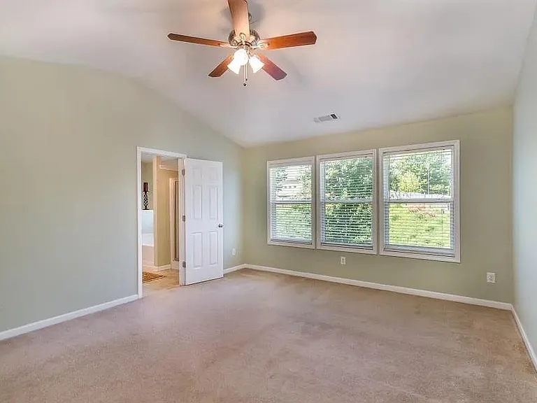5640 Sterling Ct — Photo 9