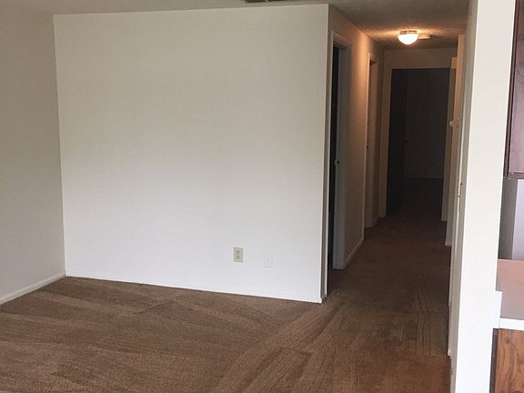 4th image of 5608 Troy Villa Blvd