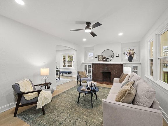 3rd image of 2712 Eakin Rd