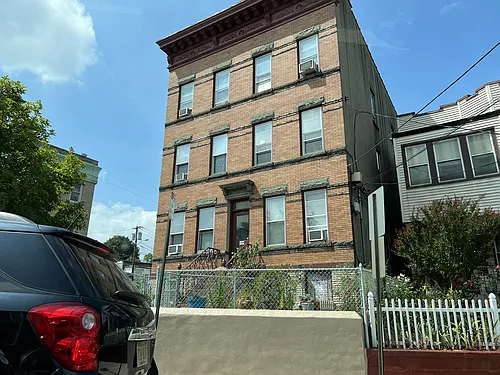 1101 43rd St #B1 Photo 1