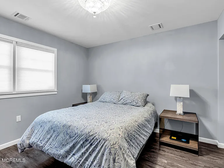 213 Hayes Ct — Photo 15