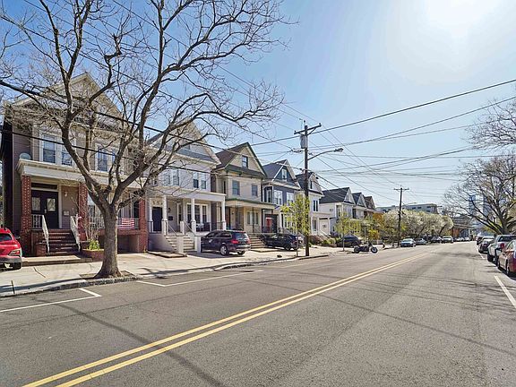 4th image of 136 Shippen St