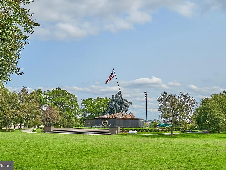 1423 N Nash St #207 — Photo 21