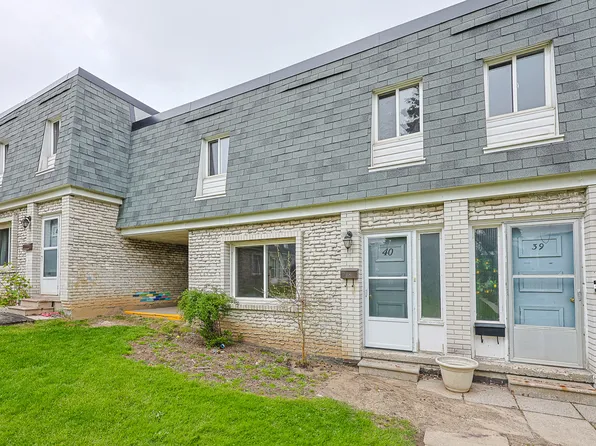Winding Trail Townhomes, 1350 Winding Trl, Mississauga, ON L4Y 2T8