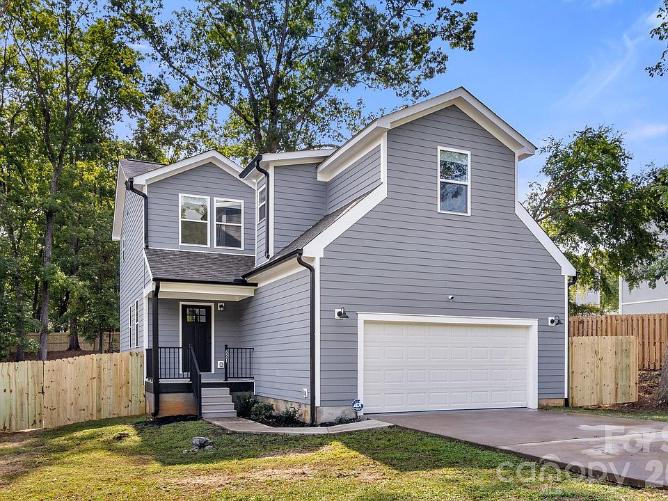 1st image of 621 Norland Ave #2