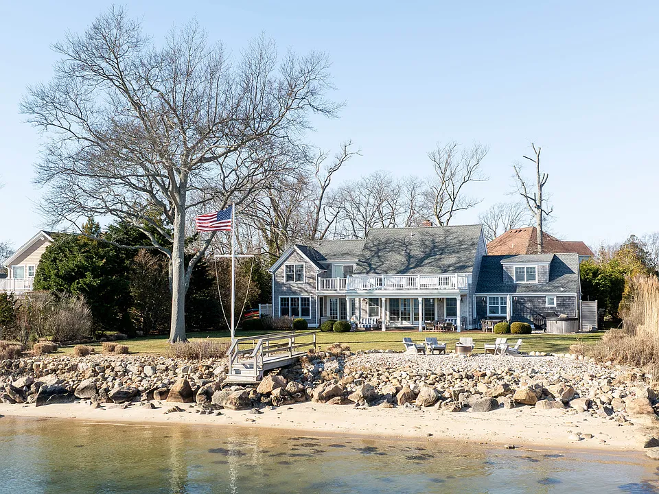 1077 Bay Home Rd