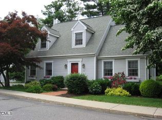 15 Rosebud Dr, Trumbull, CT 06611