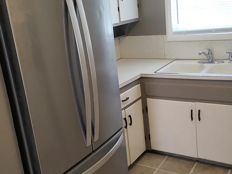 5692 N Lewis Ave — Photo 16