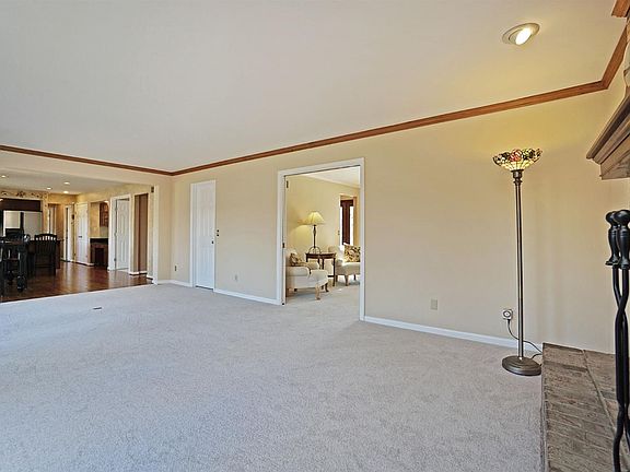 5th image of 7896 New Brunswick Dr
