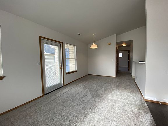 3rd image of 145 N 18 E APT E18