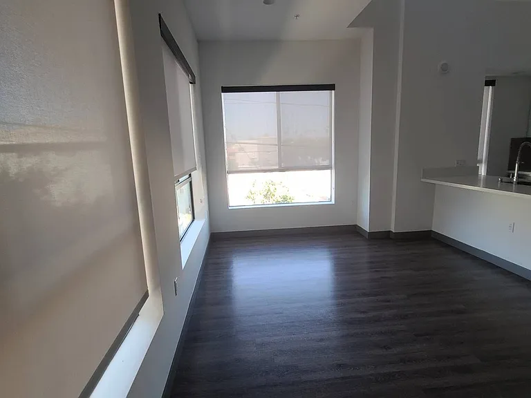 644 N Hobart Blvd — Photo 13