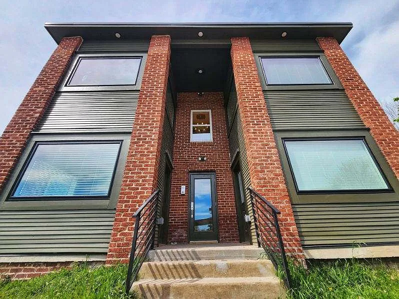 2 bed, $1,295 — Photo 1