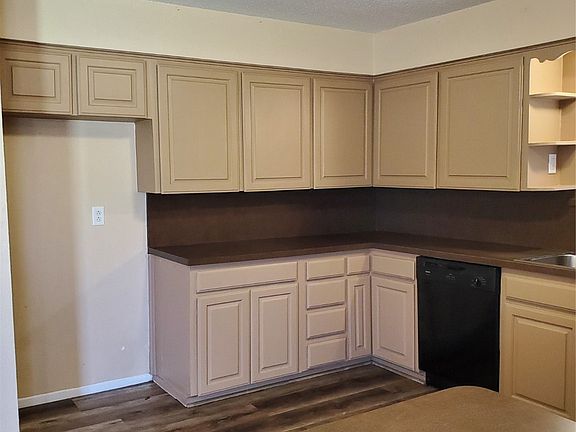 4th image of 503 Harriett St