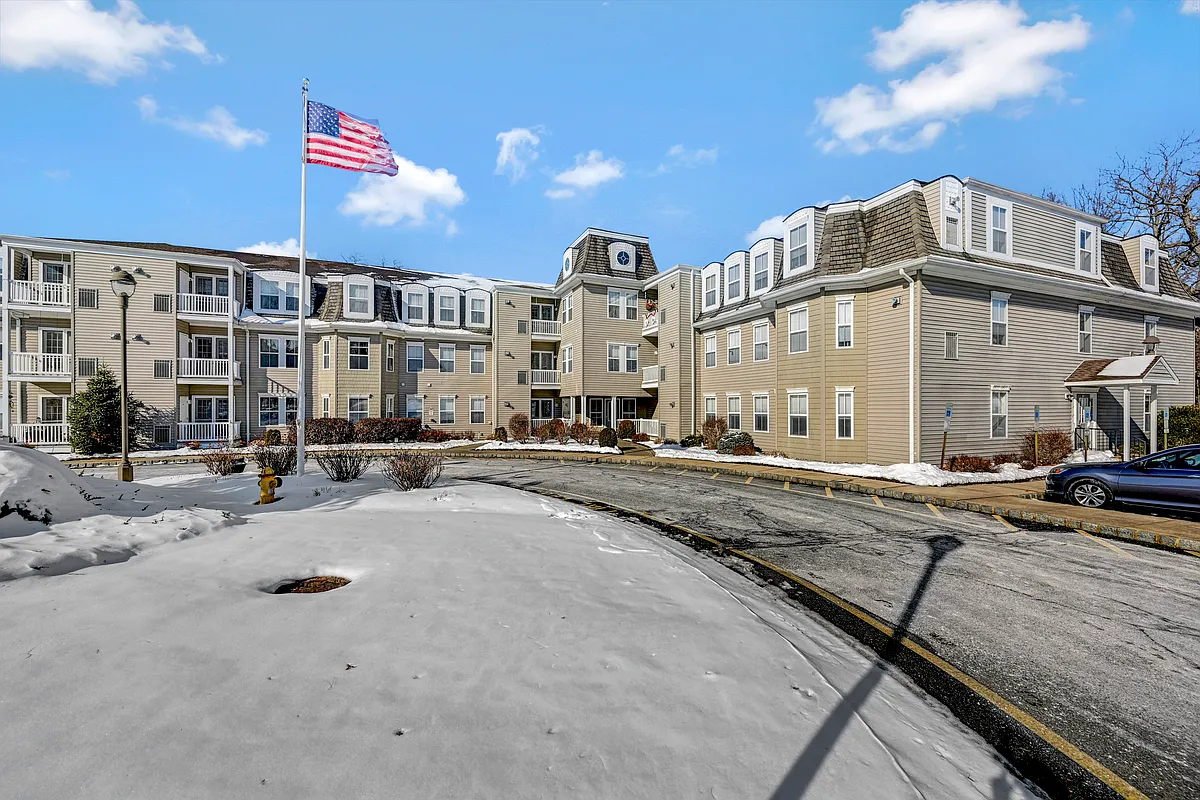Building Photo - Kings View Apartments
