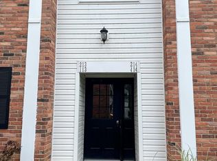 525 Fairbrook St APT 213, Northville, MI 48167