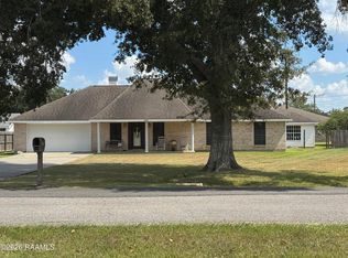 105 Sills Dr, Rayne, LA 70578