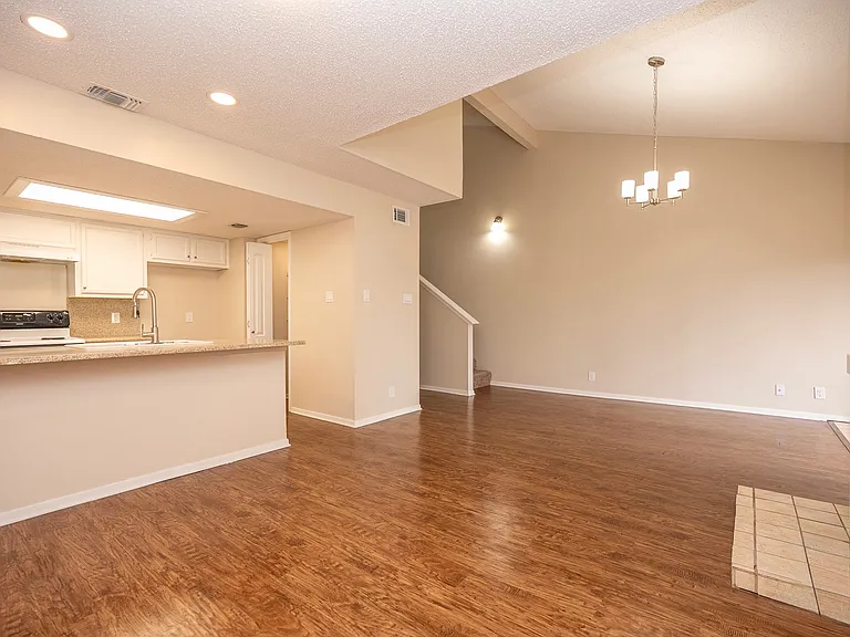 4547 Bermuda Dr — Photo 4