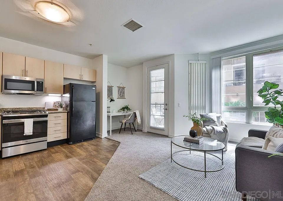 1st image of 1465 C St Unit 3315