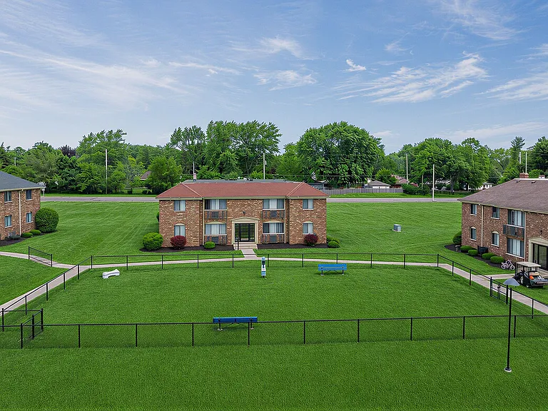 Stone Point Apartments Dog Park