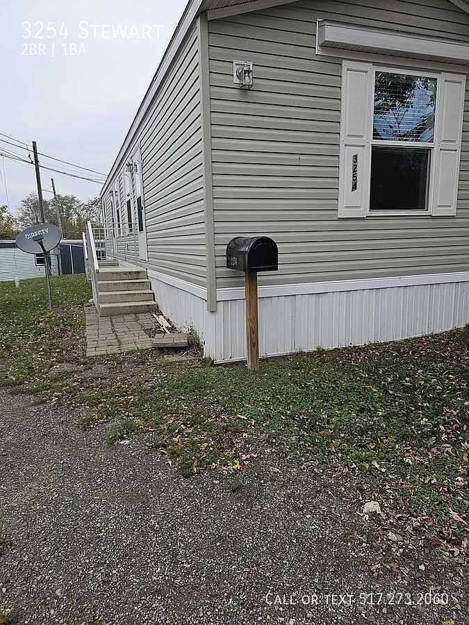 Beautiful 2021 Clayton 2 Bed 1 bath Mobile Home — Photo 1