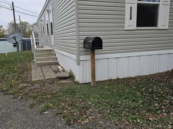 3254 Stewart Dr, Erie, PA 16510