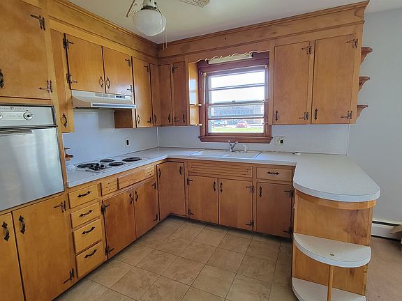 5th image of 18502 Maugans Ave