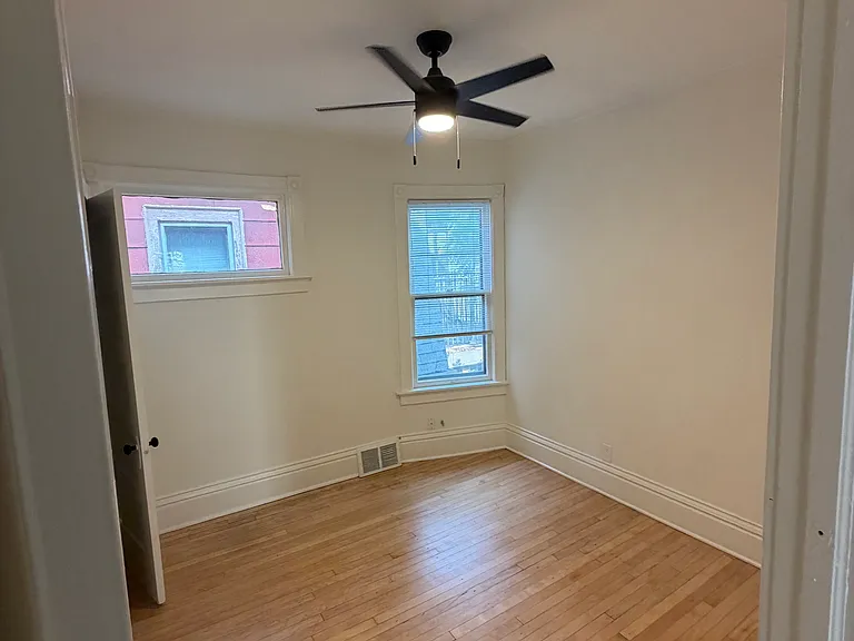 E Belleview Pl — Photo 4