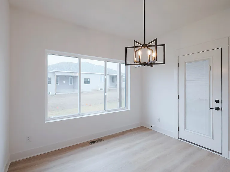 8620 S 50th Ct — Photo 11