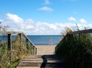 561 Oldfield Rd, Fairfield, CT 06824