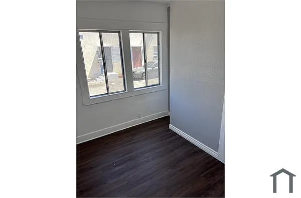 Building Photo - 224 W F St #1-2