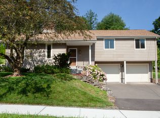 33 Florence Rd, Bloomfield, CT 06002