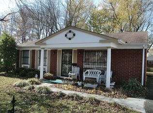 5608 Riata Ct, Louisville, KY 40218