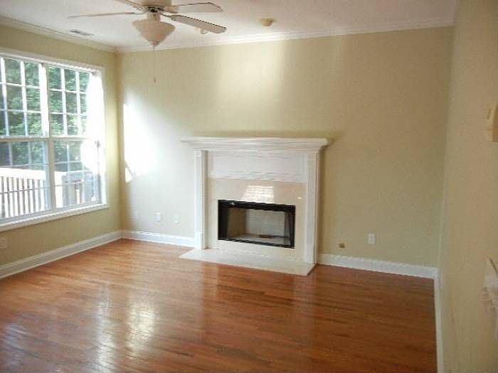 2nd image of 100 Johns Creek Ln