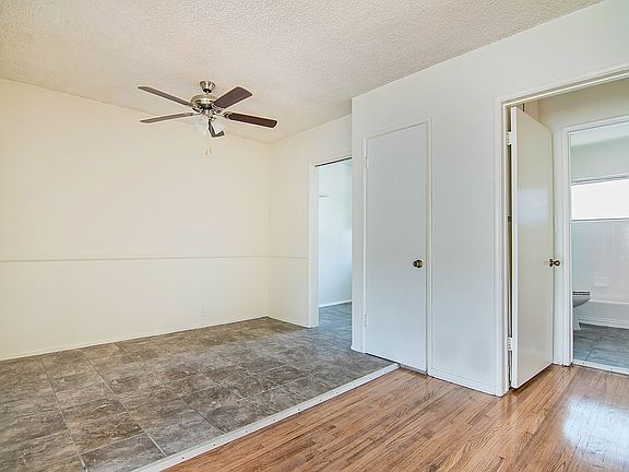 5th image of 212 N Normandie Ave #6