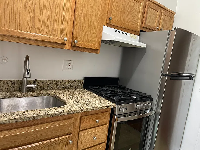 Spring Valley Apartments — Photo 28