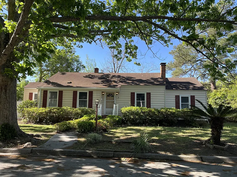 2313 E 40th St — Photo 11