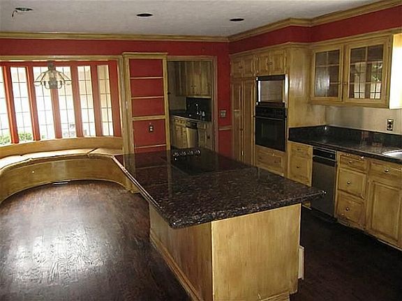 4th image of 3422 Lakeside Dr