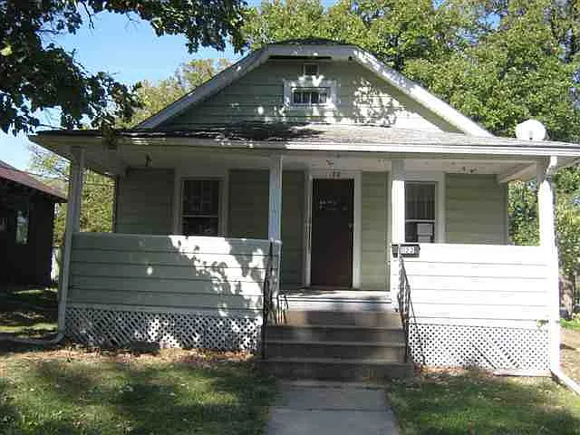 2 bed, 838 sqft, $750 — Photo 1