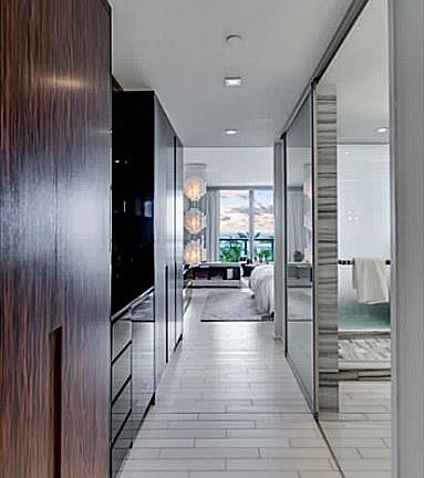 2nd image of 2201 Collins Avenue #423