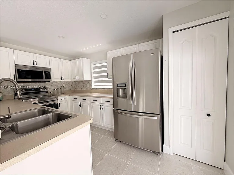 11242 SW 244th Ter — Photo 11