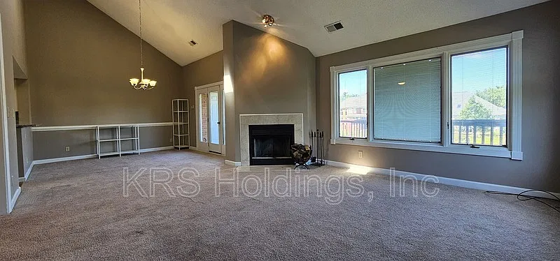 3 bed, 2.5 bath, 1700 sqft, $2,195 — Photo 4