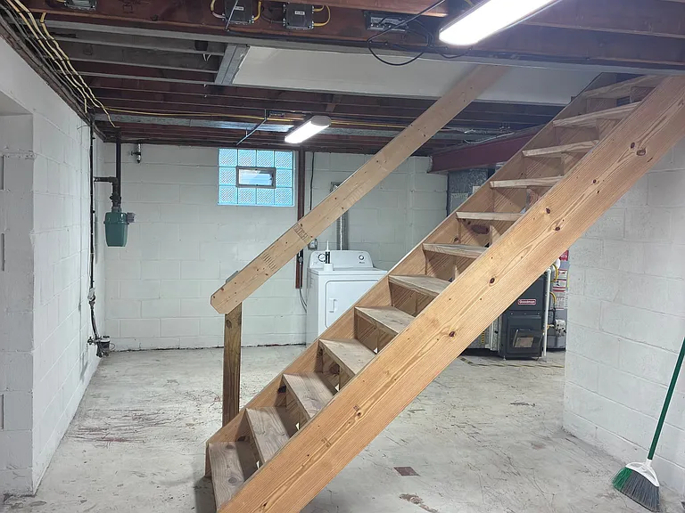 211 Verdant St — Photo 18