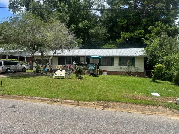 345 Dixie Dr, Ozark, AL 36360