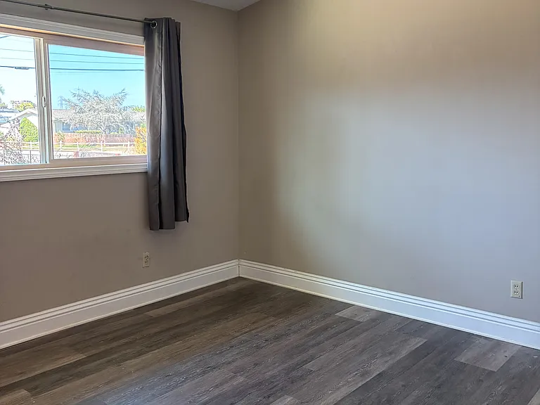 Mount Ararat Dr — Photo 19