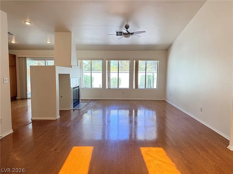 230 Misty Garden St — Photo 5